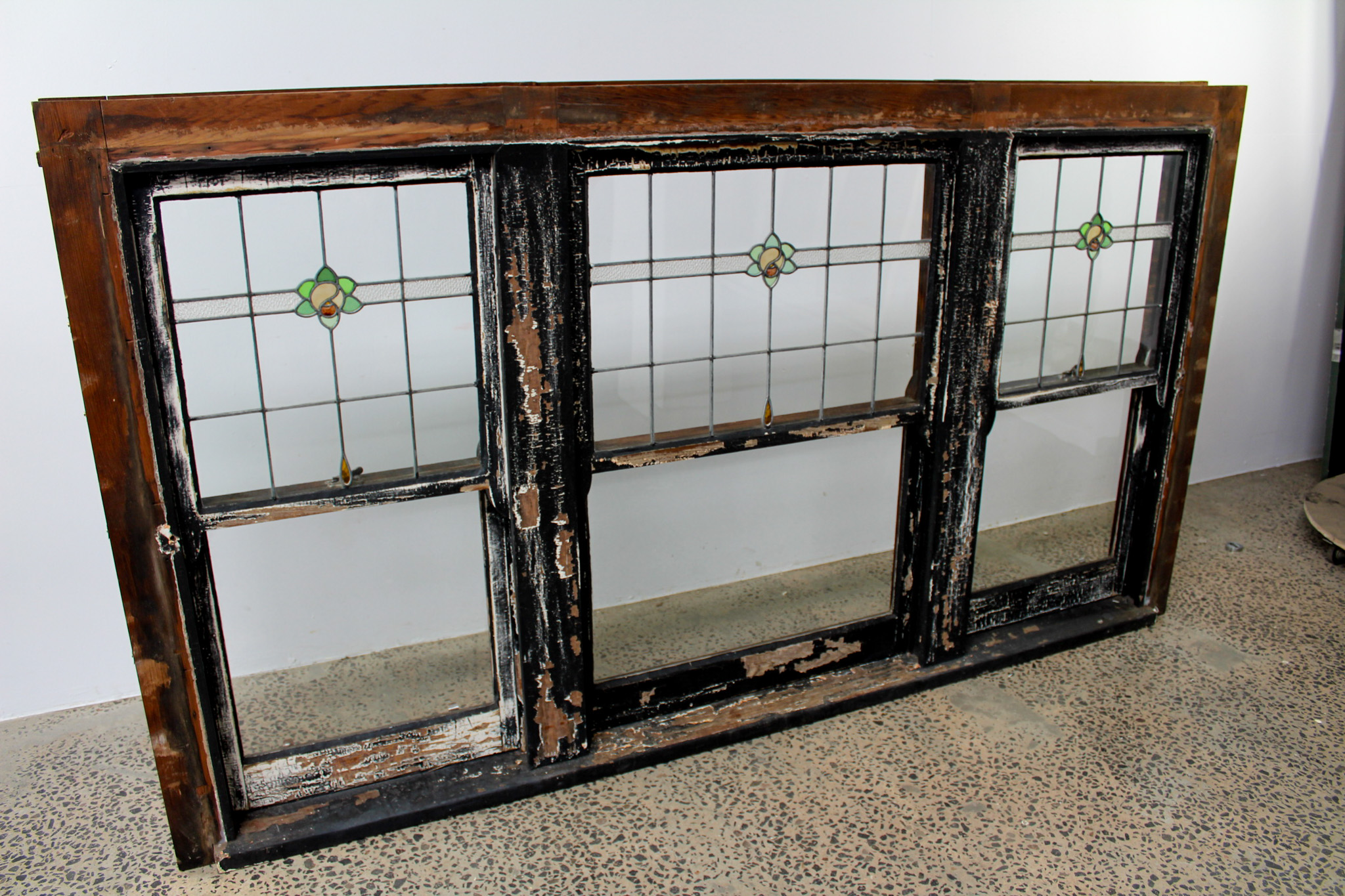 Lovely Leadlight Sash Windows | Renovators Paradise - Recycled Window